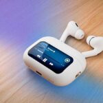 AirPods Pro blancs et Ă©tui de chargement. Ăcouteurs sans fil Apple.