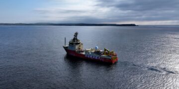 AWS Fastnet oceanographic survey vessel deploying a submarine cable for cloud and artificial intelligence.