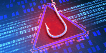 Hameçon de pêche métallique devant un triangle d'avertissement rouge sur fond numérique bleu avec code binaire. Représente les cyberarnaques et pièges.